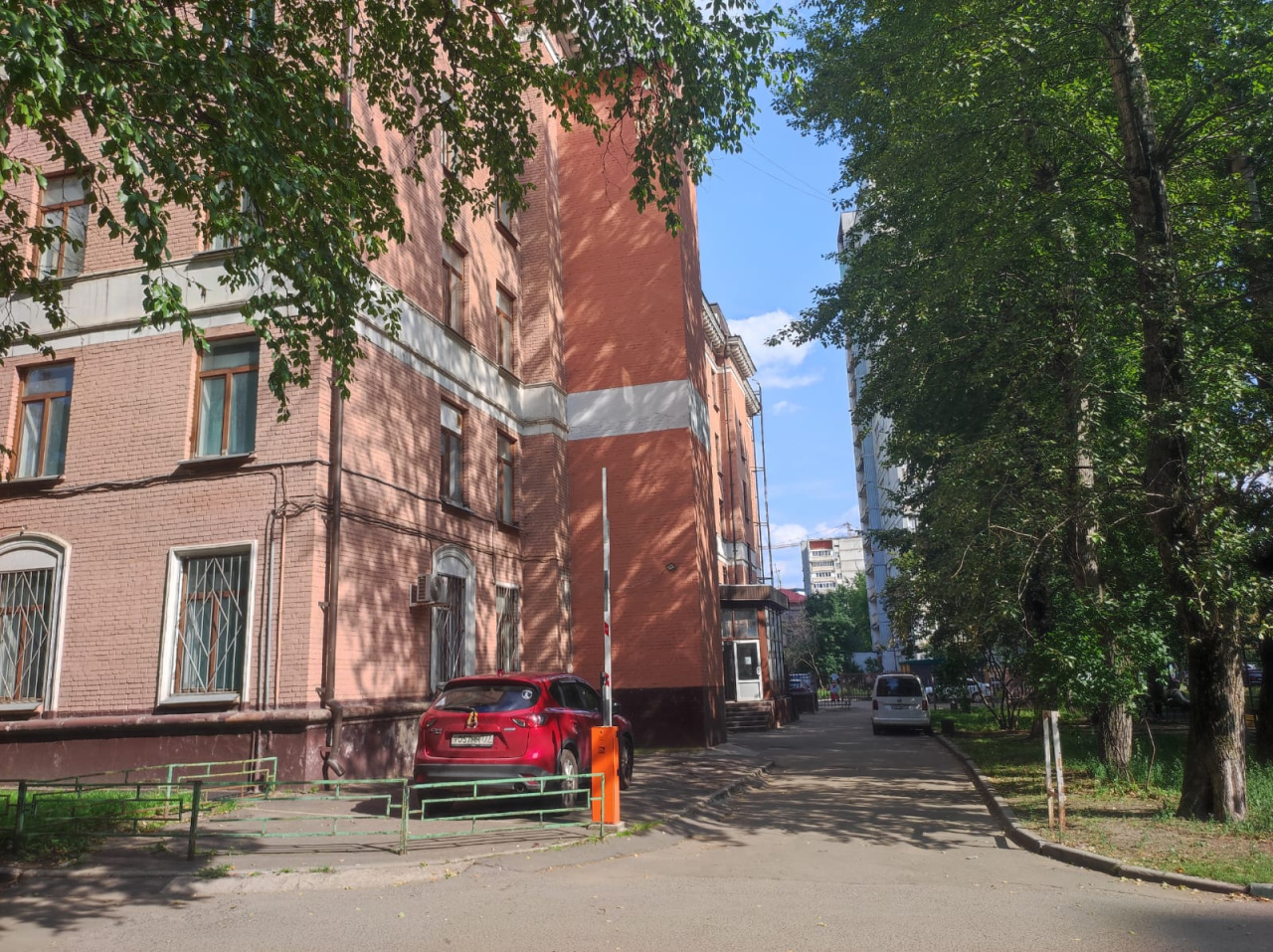 фасад дома, здание по адресу г Москва, ул Заречная, д 9